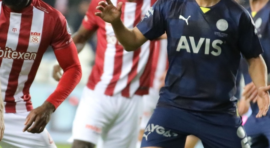 Fenerbahçe,  Sivasspor ile karşı karşıya geliyor