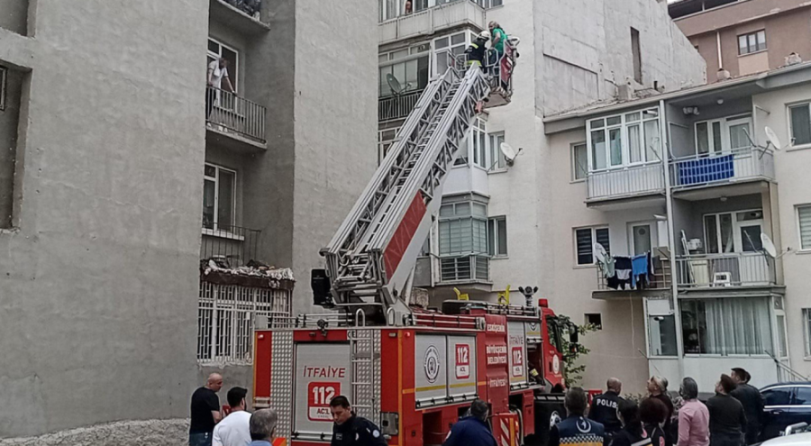 Polisten saklanan şahıs komşusunun balkonunda mahsur kaldı