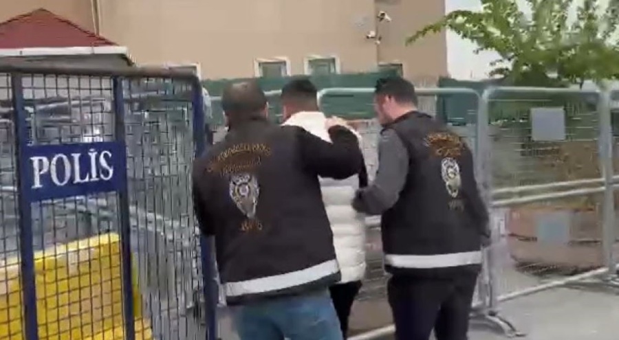 İstanbul'da düğün konvoyunda havaya ateş eden şahıs yakalandı