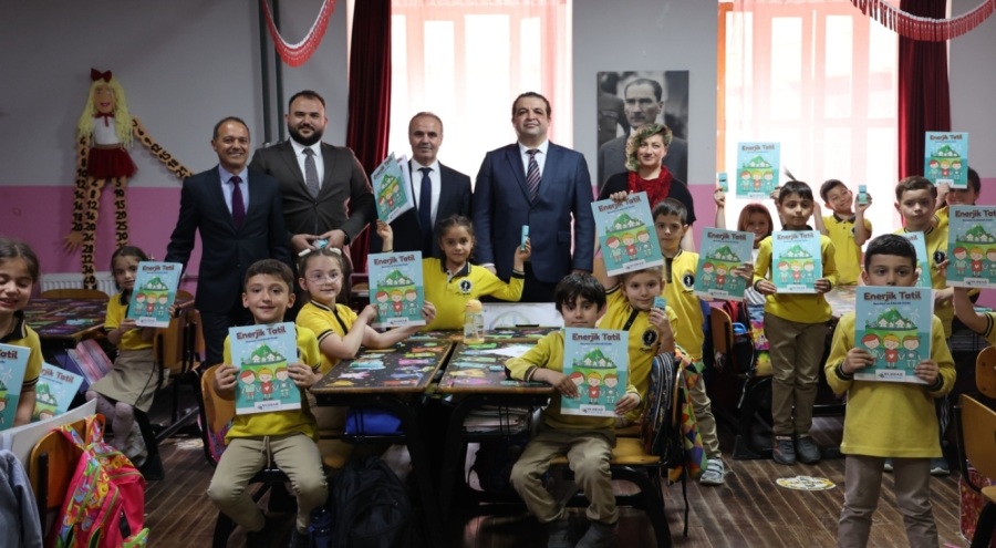 Uludağ Elektrik'ten çocuklara 23 Nisan kutlaması