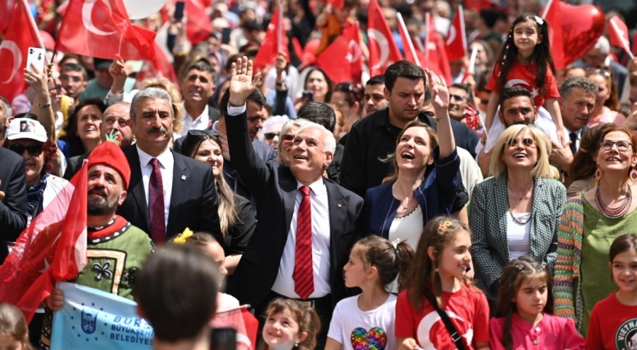 23 Nisan neşesi Bursa'yı sardı!