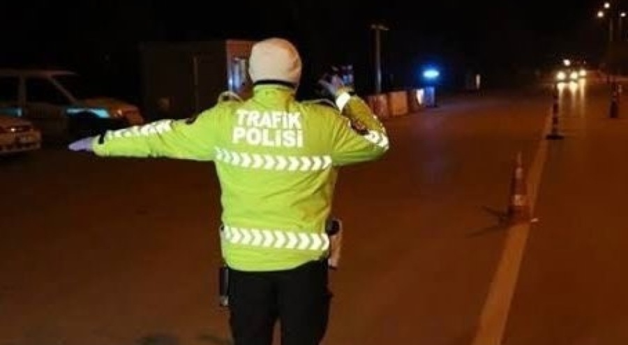 Çalıntı ihbarı ile aranan araç yakalanarak trafikten men edildi