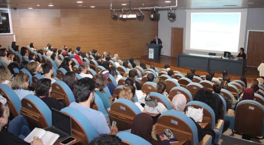Bursa Uludağ Üniversitesi'de tez yazımı ve atıfların önemi konuşuldu
