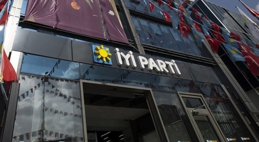 İYİ Parti'de üst düzey istifa