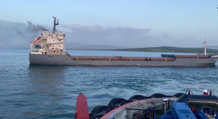 Çanakkale Boğazı'nda kuru yük gemisinde yangın!