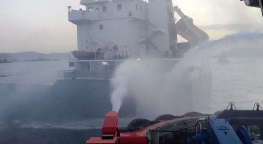 Kuru yük gemisinde yangın! Çanakkale Boğazı gemi trafiğine kapatıldı