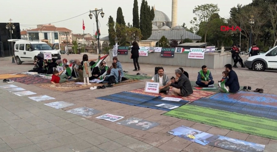 Gazze'ye yönelik ablukayı protesto ettiler