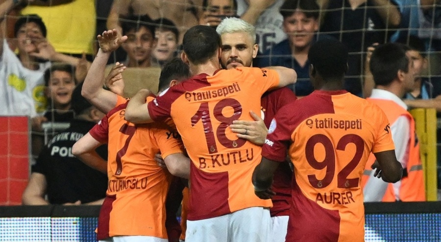 Galatasaray Fenerbahçe'nin puan rekoruna ortak oldu