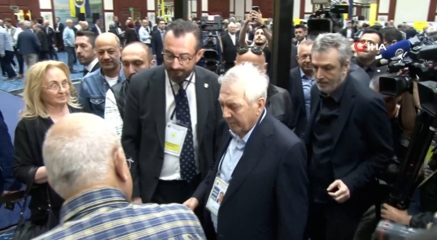 Aziz Yıldırım oyunu kullandı