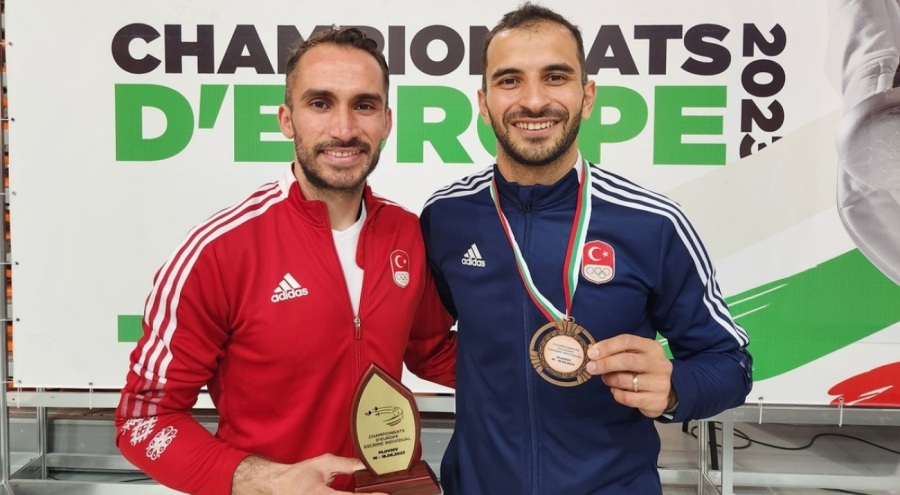 Milli eskrimciden tarihi başarı