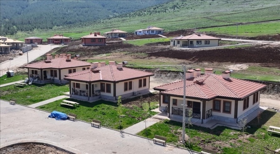 Depremde evleri yıkılan Gaziantepli Sezer Ailesine yeni evleri teslim edildi!