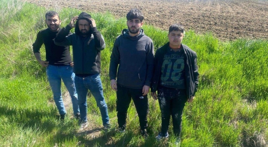 Yasa dışı yollarla yurda giren 4 düzensiz göçmen yakalandı