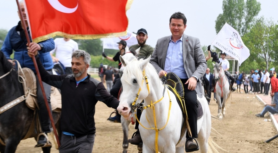 Osmangazi Belediyesi tarafından Osman Gazi'yi Anma ve Bursa'nın Fethi Şenlikleri düzenlendi