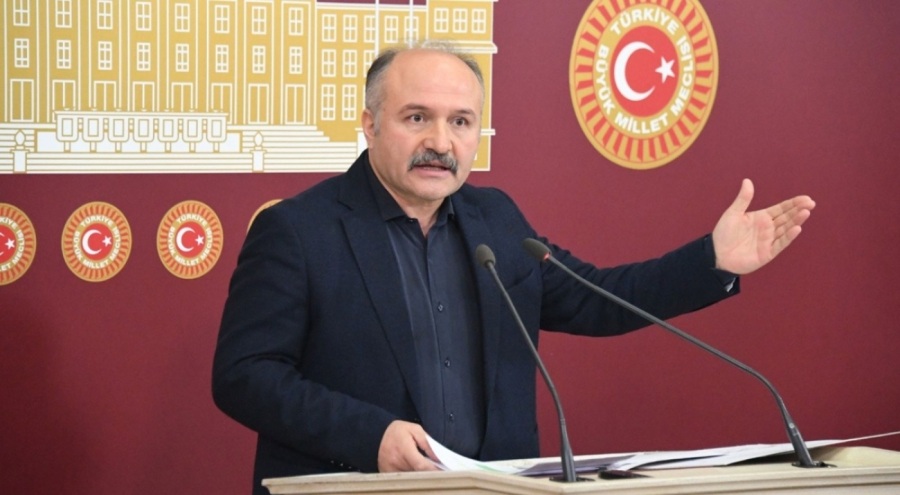 İYİ Parti'de Erhan Usta, TBMM Grup Başkanvekilliği görevinden istifa ettiğini duyurdu