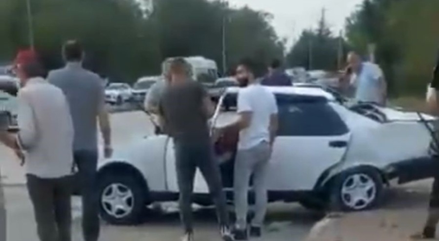 Bursa'da otomobil hurdaya döndü!