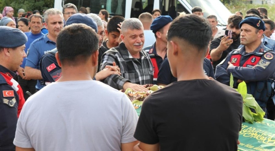 Eşi tarafından öldürülen genç kadın son yolculuğuna uğurlandı! Acılı babanın sözleri yürek yaktı