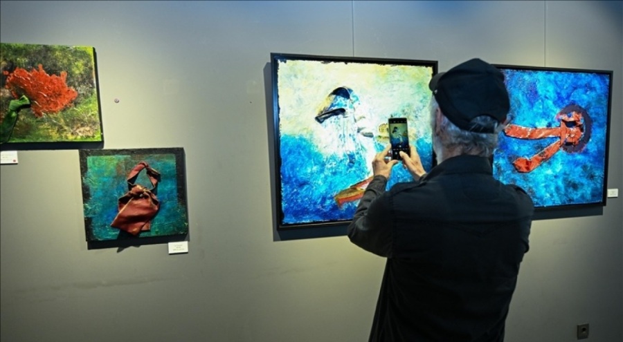 Ankara'da "Kravata" resim sergisi açıldı