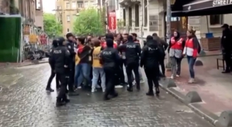 Taksim Meydanı'na çıkmak isteyen gruba müdahale
