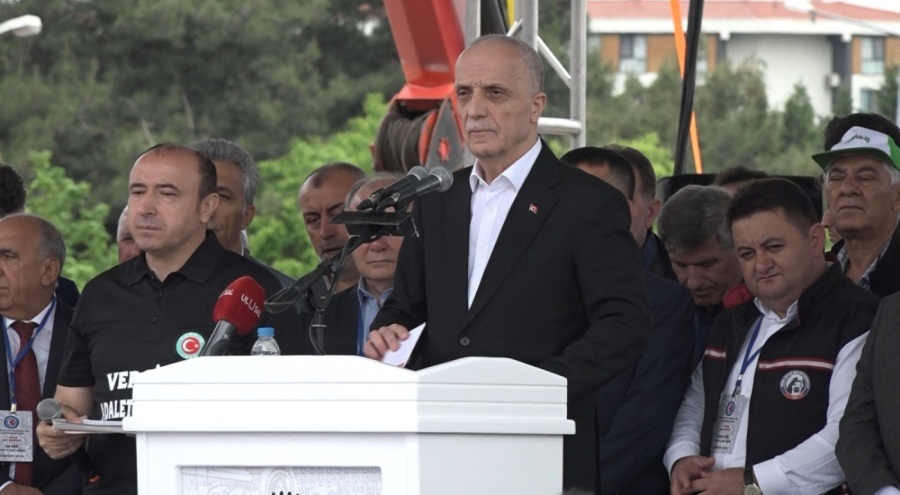 TÜRK-İŞ Genel Başkanı Atalay Bursa'da: İşçilerin yeni bir anayasaya ihtiyacı var