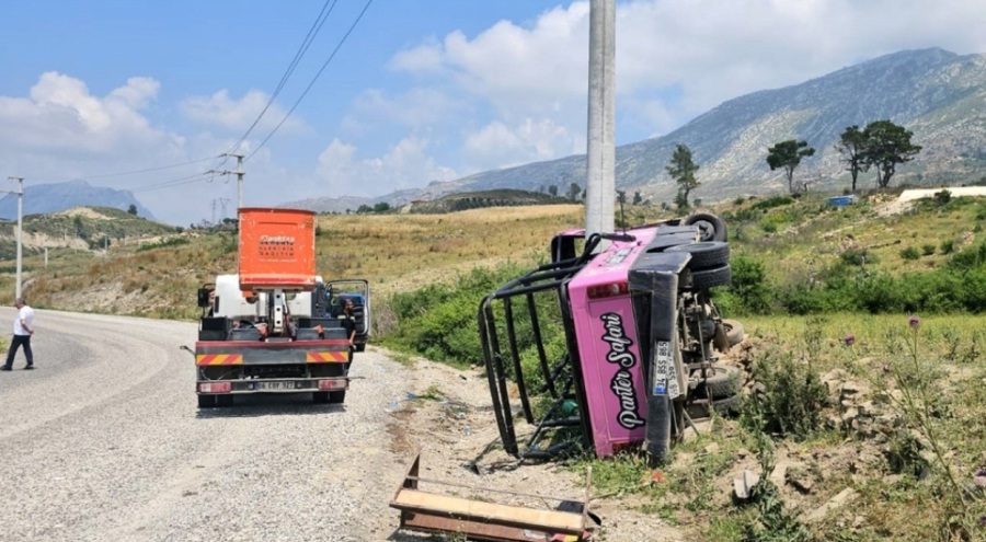 Antalya'da safari araçları çarpıştı! 16 kişi yaralandı