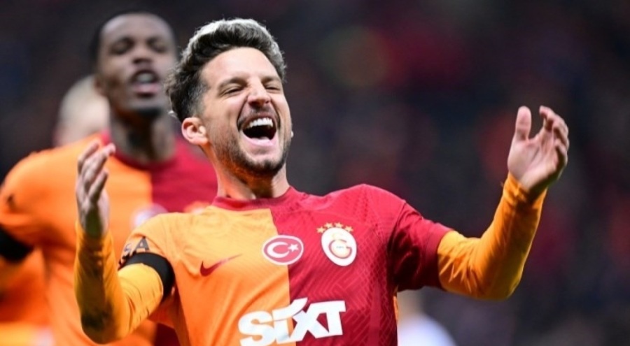 Galatasaray'da Dries Mertens'ten sözleşme sorusuna yanıt