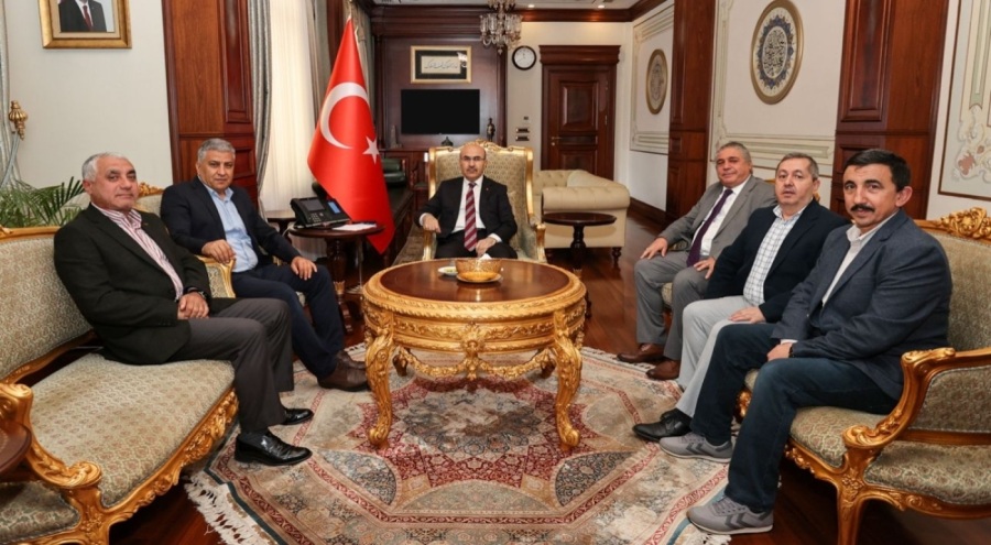 Bursa Valisi Demirtaş, Bursa Afyonkarahisarlılar Derneğinin yöneticilerini kabul etti