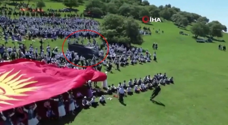 Kırgızistan'da kamyonetin öğrencilerin arasına dalması sonucu 29 kişi yaralandı