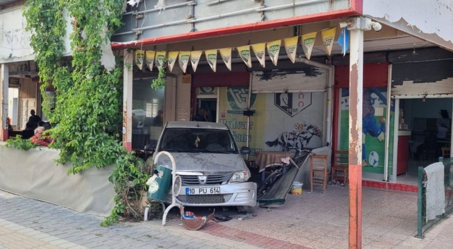 Ehliyetsiz sürücü dehşet saçtı!