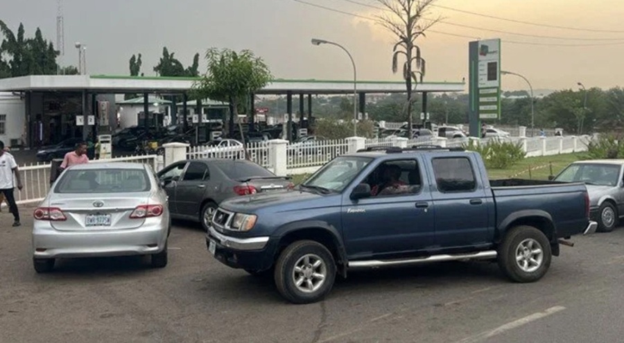 Nijerya'da yakıt krizi: Hayatı olumsuz etkiliyor