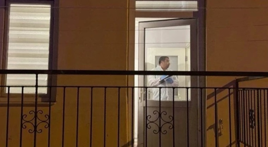 3 parmağı ve boynu kesilen Pakistanlı kadın evinde ölü bulundu!