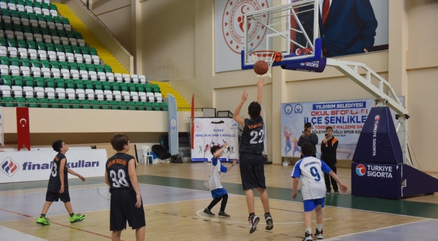 Bursa Yıldırım'da okul sporları şenlikleri