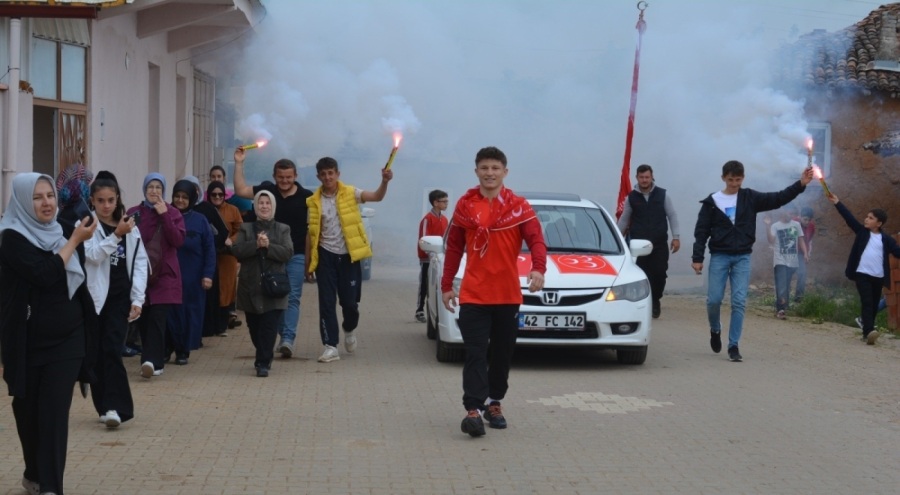 Karacabey'de şampiyona yakışır karşılama