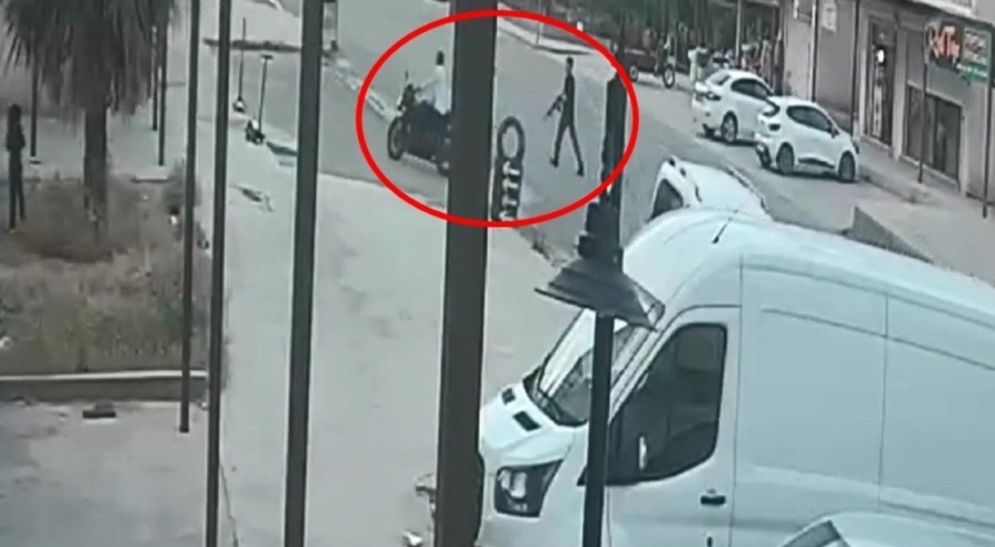 Tartıştıkları kişilerin bulunduğu iş yerine pompalı tüfekle ateş açtılar