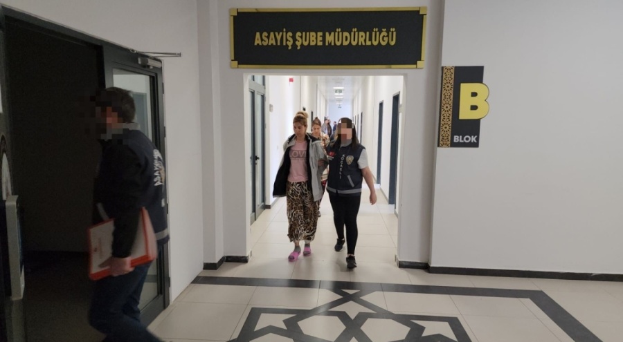 Kocaeli'de 5 evi soyan 2 kadın yakalandı