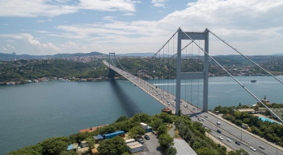 İstanbul Boğazı gemi trafiğine açıldı