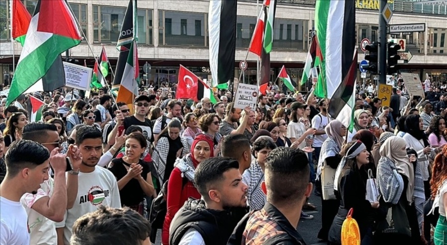 Berlin'de Filistin'e destek gösterisi yapıldı