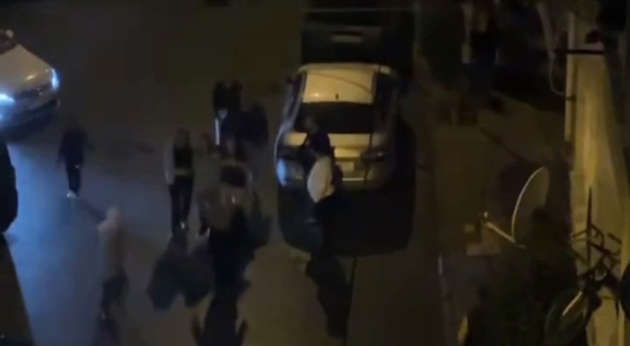 Baba ve oğluna sokak ortasında silahlı saldırı!