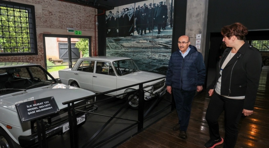 Vali Demirtaş,  Anadolu Arabaları Müzesini ziyaret etti