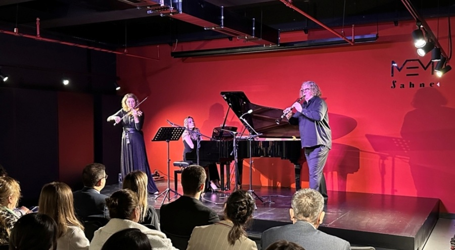 Nilüfer'de Müzik Enstrümanları Müzesi'nde "Contrasts" konseri