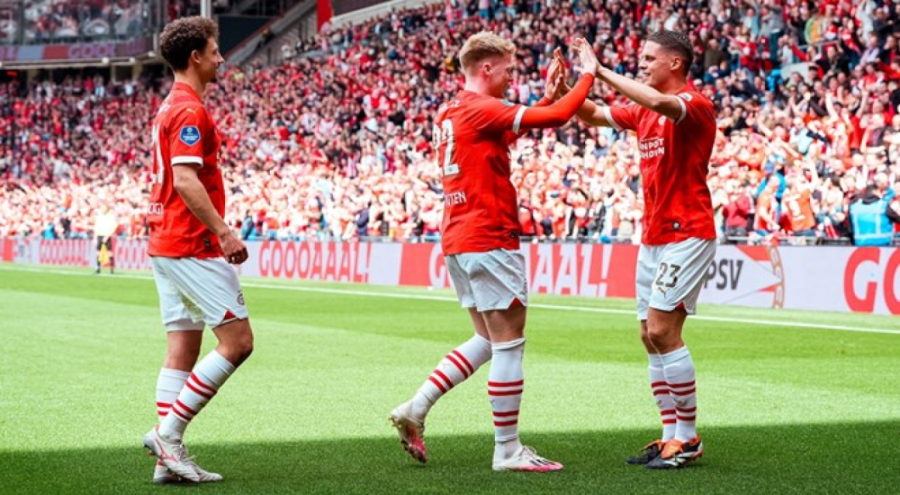 Hollanda Eredivisie'de şampiyon PSV Eindhoven oldu