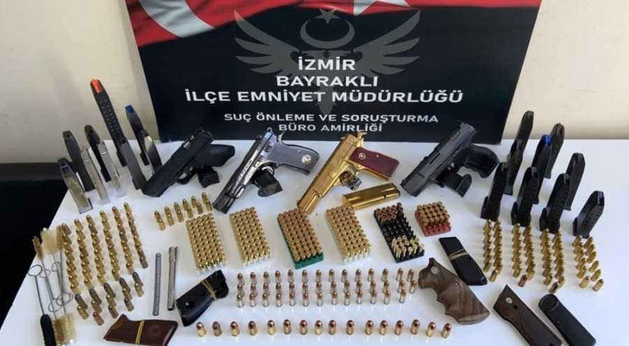 İzmir'de ruhsatsız tabanca ve mühimmat operasyonu