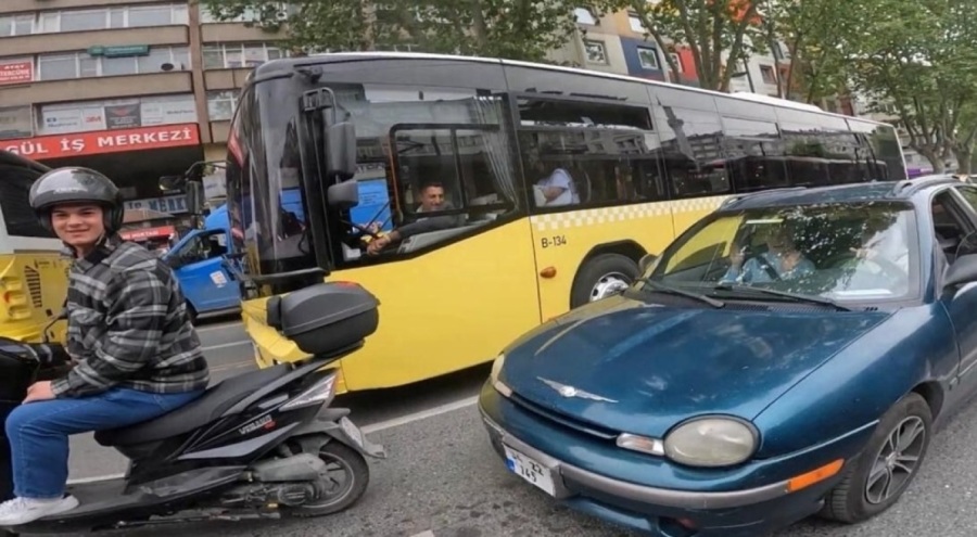 İlginç kaza: Motosikletine çarpan kişi annesi çıktı