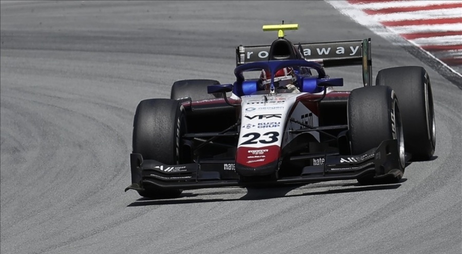 Cem Bölükbaşı, Fransa'da piste çıktı