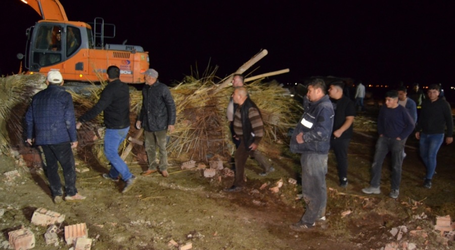 Ahır çöktü! 50 hayvan telef oldu!