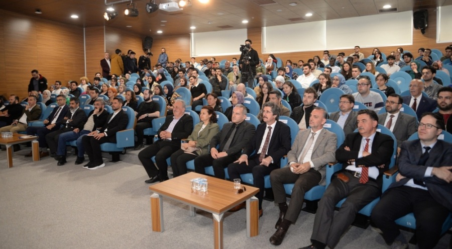 Bursa Uludağ Üniversitesi'nde kütüphane müdavimleri ödüllerine kavuştu