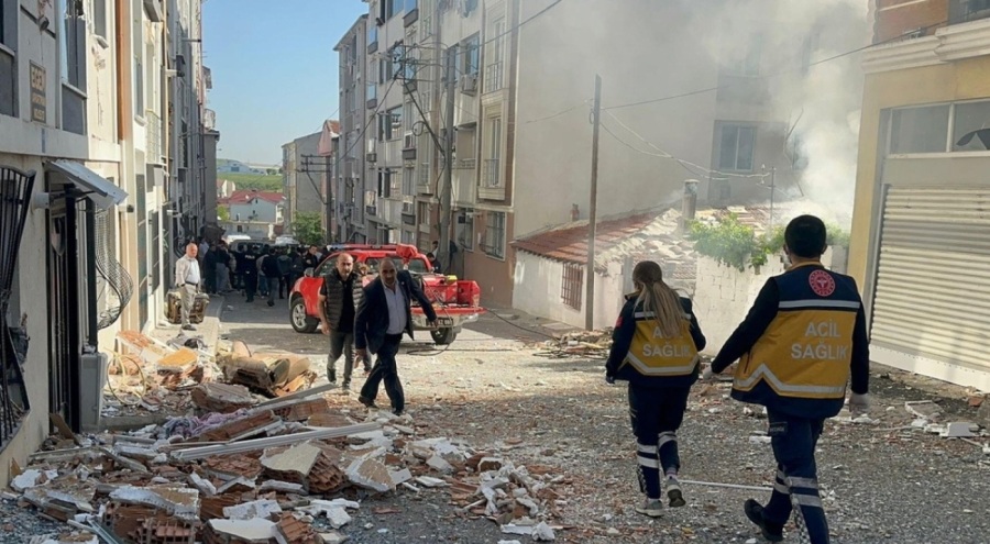 Tekirdağ'da bir apartmanda patlama oldu