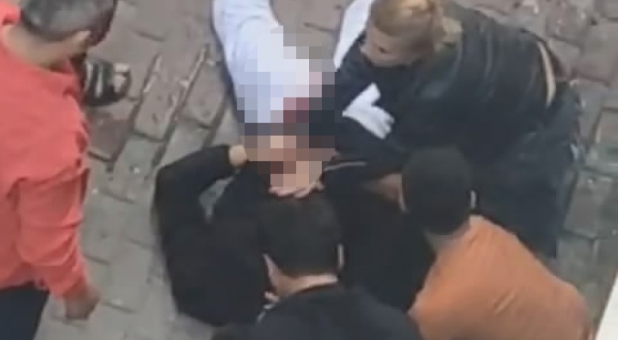 Bursa'da sinir krizi geçiren genç kız sevgilisini bıçakladı!