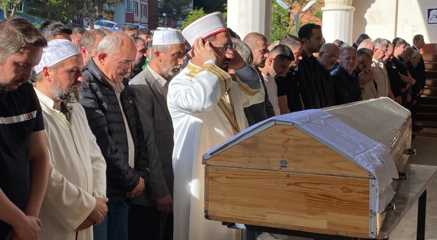 Pres makinesine sıkışarak yaşamını yitiren fabrika sahibi defnedildi