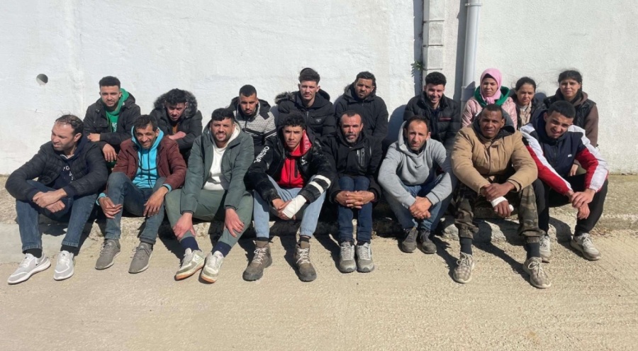 Yunanistan'a gitmek isteyen 17 kaçak göçmen yakalandı