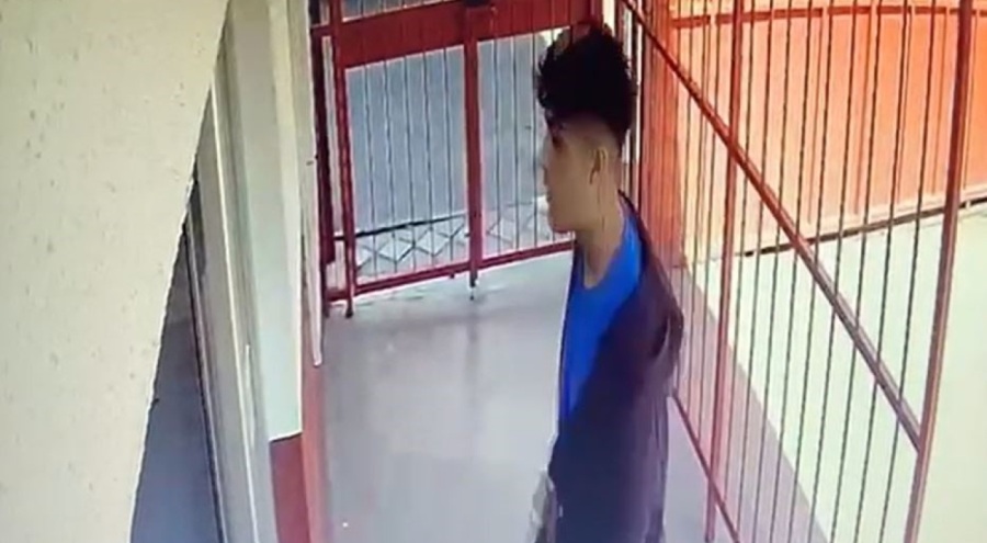 Okuldan atılan öğrenci müdüre kurşun yağdırdı! Yeni görüntüler ortaya çıktı